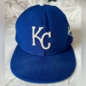 New Era fitted KC royals hat. 7 1/4